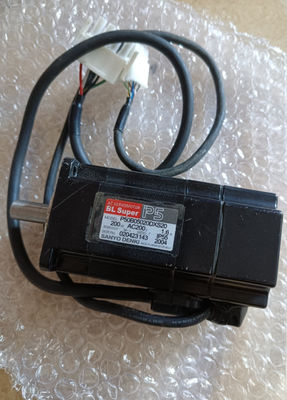 P50B05020DXS20 Moteur Sanyo Denki avec connecteur